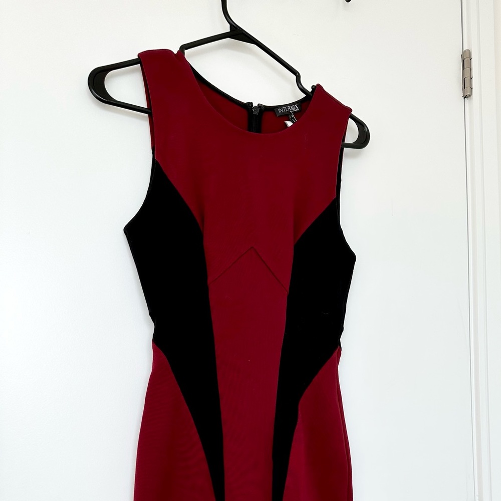 Exclusive for intermix burgundy and black body con dress size p (petite)